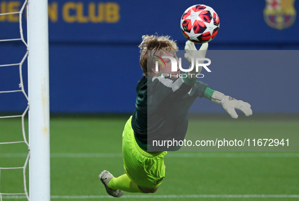 Moa Edrud plays during the match between FC Barcelona Women and RCD Espanyol Women, corresponding to week 6 of the Liga F, at the Johan Cruy...