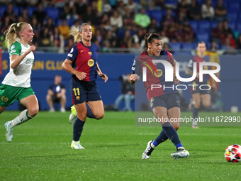 Patri Guijarro plays during the match between FC Barcelona Women and Hammarby IF Women, corresponding to week 2 of group D of the UEFA Women...