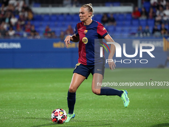 Fridolina Rolfo plays during the match between FC Barcelona Women and Hammarby IF Women, corresponding to week 2 of group D of the UEFA Wome...