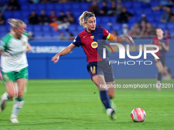 Alexia Putellas plays during the match between FC Barcelona Women and Hammarby IF Women, corresponding to week 2 of group D of the UEFA Wome...