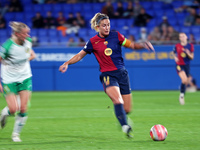 Alexia Putellas plays during the match between FC Barcelona Women and Hammarby IF Women, corresponding to week 2 of group D of the UEFA Wome...