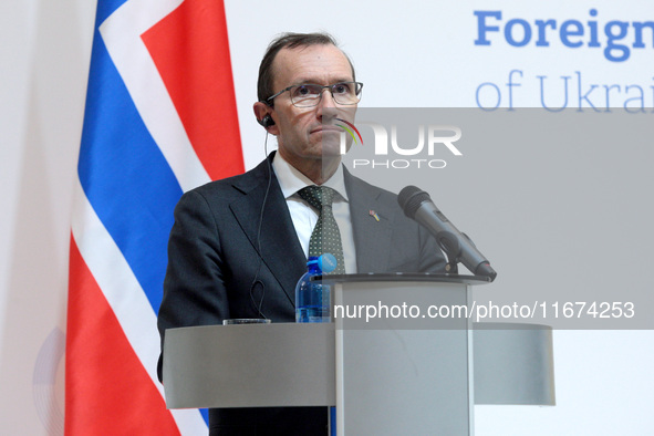 Minister of Foreign Affairs of the Kingdom of Norway, Espen Barth Eide, attends a joint news conference with Minister of Foreign Affairs of...