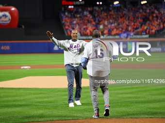 New York Mets Hall of Famer and 1986 World Series Champion Darryl Strawberry throws out the ceremonial first pitch to former teammate, fello...