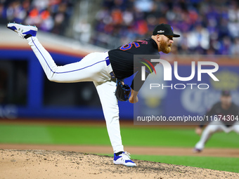 New York Mets relief pitcher Reed Garrett #75 throws during the fifth inning in Game 3 of the baseball NL Championship Series against the Lo...