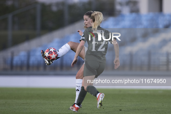 Melanie Leupolz of Real Madrid women controls the ball during the UEFA Women's Champions League match between Real Madrid and Celtic club wo...