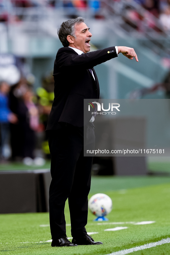 Fabio Pecchia head coach of Parma Calcio 1903 gestures during the Serie A Enilive match between Bologna FC and Parma Calcio 1903 at Stadio R...