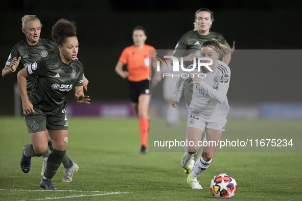 Eva Navarro of Real Madrid women plays during the UEFA Women's Champions League match between Real Madrid and Celtic club women at Alfredo D...