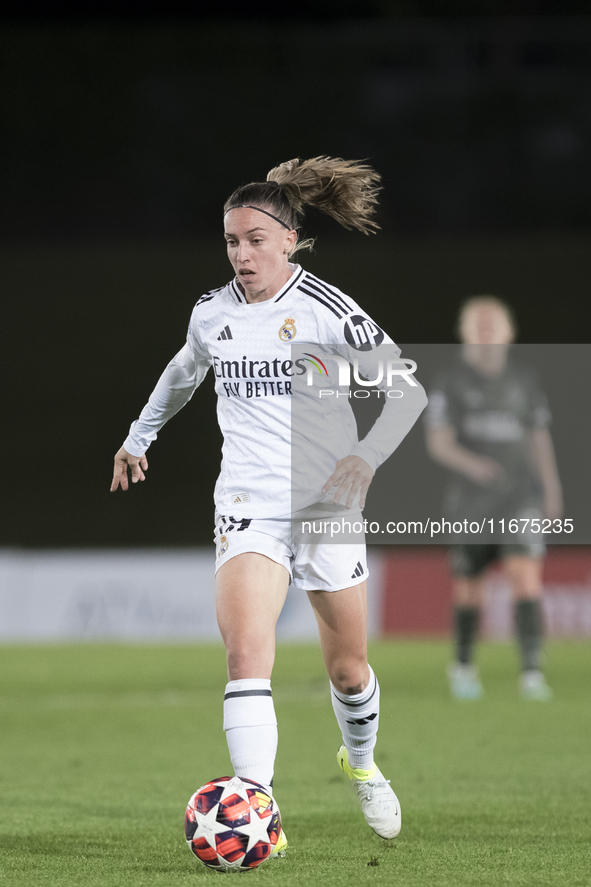 Eva Navarro of Real Madrid women plays during the UEFA Women's Champions League match between Real Madrid and Celtic club women at Alfredo D...