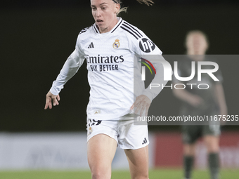 Eva Navarro of Real Madrid women plays during the UEFA Women's Champions League match between Real Madrid and Celtic club women at Alfredo D...