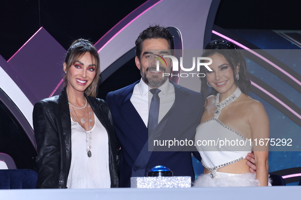 (L-R) Anahi Puente, Omar Chaparro, and Martha Higareda pose for photos during a press conference to promote the launch of ?Quien es La Masca...