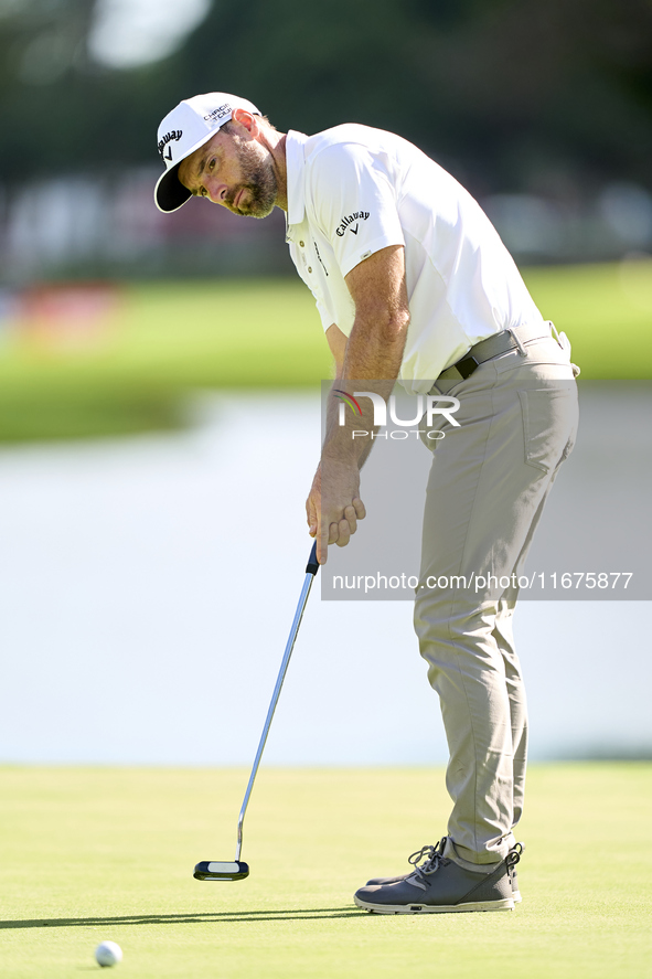 Oliver Wilson of England plays a shot on the 16th green on day one of the Estrella Damm N.A. Andalucia Masters 2024 at Real Club de Golf Sot...