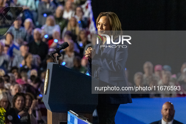 US Vice President and Democratic presidential candidate Kamala Harris speaks during a campaign event at the Resch Expo Center in Green Bay,...