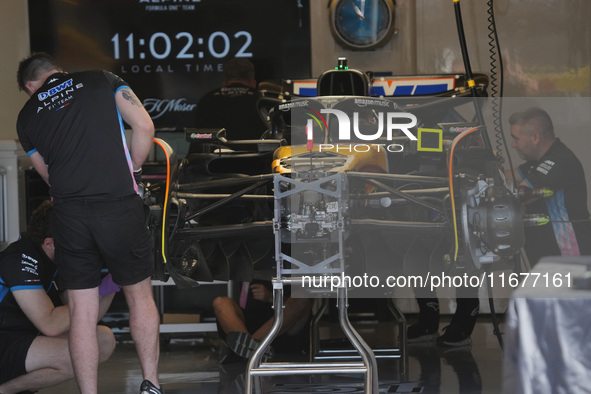 Mechanics work during the Formula 1 Pirelli United States Grand Prix 2024 in Austin, USA, on October 17, 2024. 