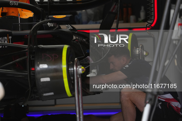 Mechanics work during the Formula 1 Pirelli United States Grand Prix 2024 in Austin, USA, on October 17, 2024. 