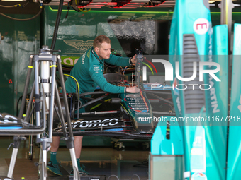 Mechanics work during the Formula 1 Pirelli United States Grand Prix 2024 in Austin, USA, on October 17, 2024. (