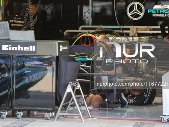 Mechanics work during the Formula 1 Pirelli United States Grand Prix 2024 in Austin, USA, on October 17, 2024. (