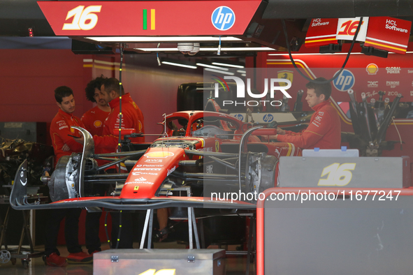 Mechanics work during the Formula 1 Pirelli United States Grand Prix 2024 in Austin, USA, on October 17, 2024. 