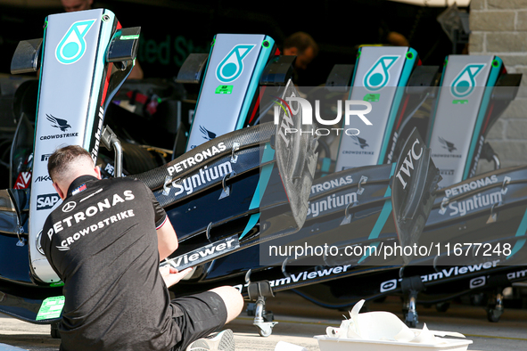 Mechanics work during the Formula 1 Pirelli United States Grand Prix 2024 in Austin, USA, on October 17, 2024. 