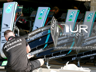 Mechanics work during the Formula 1 Pirelli United States Grand Prix 2024 in Austin, USA, on October 17, 2024. (