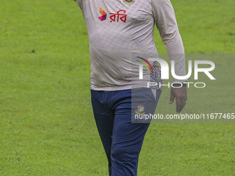 Bangladeshi cricket team head coach Phil Simmons participates in a practice session at the Sher-e-Bangla National Cricket Stadium in Dhaka,...