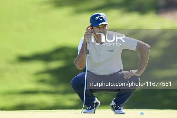 Jorge Campillo of Spain studies his shot on the 5th green during the Estrella Damm N.A. Andalucia Masters 2024 at Real Club de Golf Sotogran...