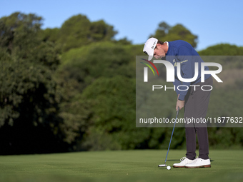 David Puig of Spain plays a shot on the 10th green during the Estrella Damm N.A. Andalucia Masters 2024 at Real Club de Golf Sotogrande in S...