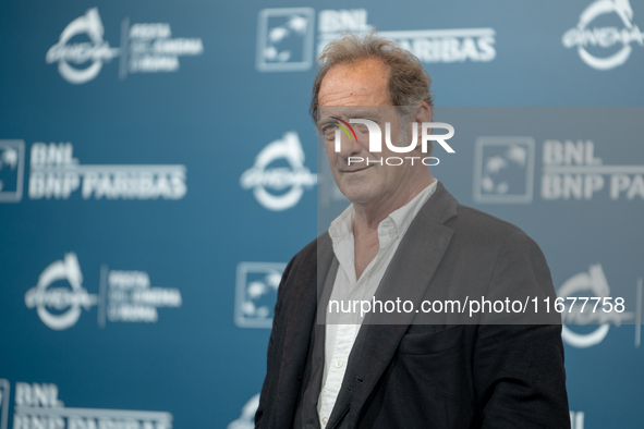 Vincent Lindon attends the ''Le Choix de Joseph Cross'' photocall during the 19th Rome Film Festival at Auditorium Parco Della Musica in Rom...