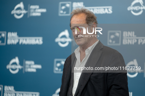 Vincent Lindon attends the ''Le Choix de Joseph Cross'' photocall during the 19th Rome Film Festival at Auditorium Parco Della Musica in Rom...