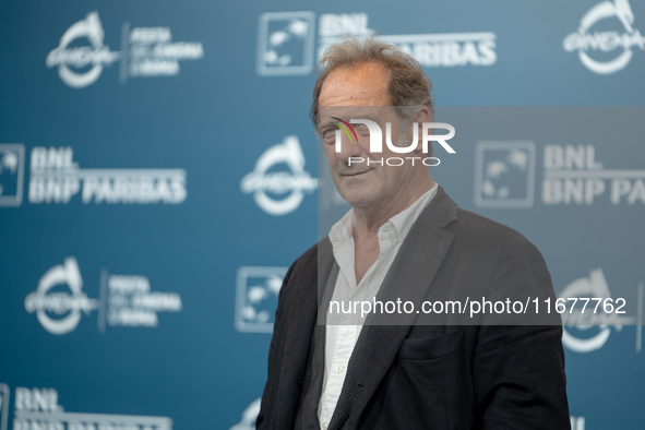 Vincent Lindon attends the ''Le Choix de Joseph Cross'' photocall during the 19th Rome Film Festival at Auditorium Parco Della Musica in Rom...