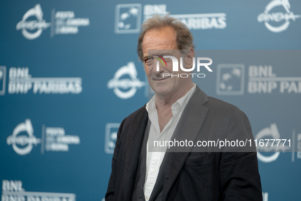 Vincent Lindon attends the ''Le Choix de Joseph Cross'' photocall during the 19th Rome Film Festival at Auditorium Parco Della Musica in Rom...