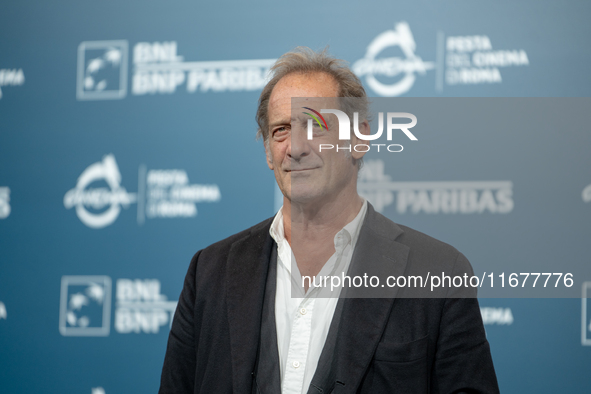 Vincent Lindon attends the ''Le Choix de Joseph Cross'' photocall during the 19th Rome Film Festival at Auditorium Parco Della Musica in Rom...