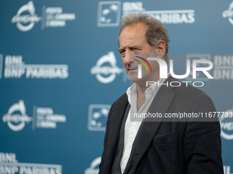 Vincent Lindon attends the ''Le Choix de Joseph Cross'' photocall during the 19th Rome Film Festival at Auditorium Parco Della Musica in Rom...