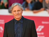 Viggo Mortensen attends the ''THE DEAD DON'T HURT (I MORTI NON FERISCONO)'' red carpet during the 19th Rome Film Festival at Auditorium Parc...