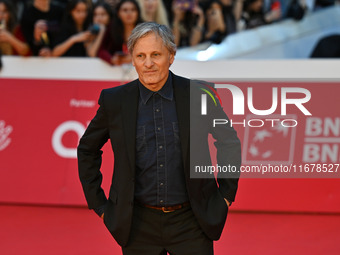 Viggo Mortensen attends the ''THE DEAD DON'T HURT (I MORTI NON FERISCONO)'' red carpet during the 19th Rome Film Festival at Auditorium Parc...