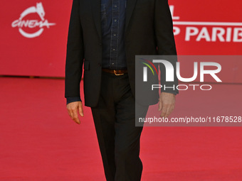 Viggo Mortensen attends the ''THE DEAD DON'T HURT (I MORTI NON FERISCONO)'' red carpet during the 19th Rome Film Festival at Auditorium Parc...