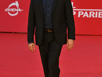 Viggo Mortensen attends the ''THE DEAD DON'T HURT (I MORTI NON FERISCONO)'' red carpet during the 19th Rome Film Festival at Auditorium Parc...