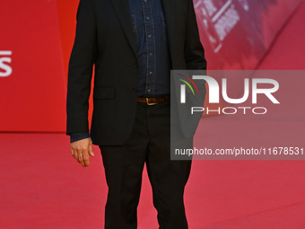 Viggo Mortensen attends the ''THE DEAD DON'T HURT (I MORTI NON FERISCONO)'' red carpet during the 19th Rome Film Festival at Auditorium Parc...