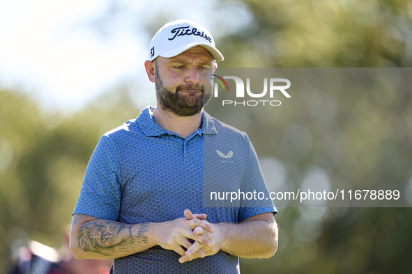 Andy Sullivan of England reacts on the 9th hole during the Estrella Damm N.A. Andalucia Masters 2024 at Real Club de Golf Sotogrande in San...