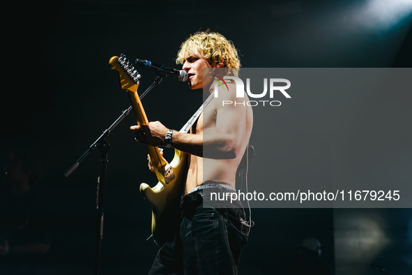 Ross Lynch of The Driver Era performs live during the X Girlfriend Tour at Fabrique in Milan, Italy, on October 17, 2024 