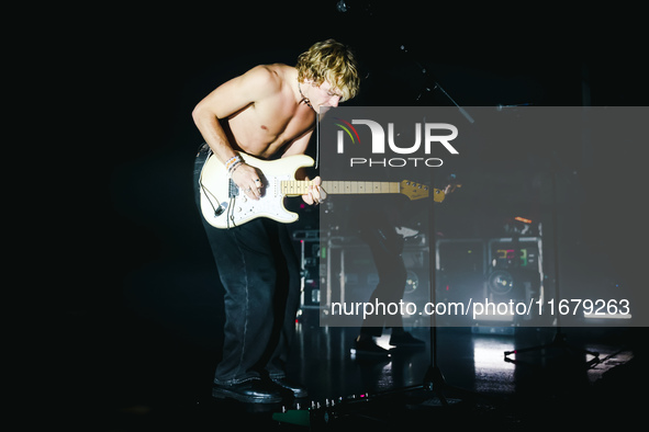 Ross Lynch of The Driver Era performs live during the X Girlfriend Tour at Fabrique in Milan, Italy, on October 17, 2024 