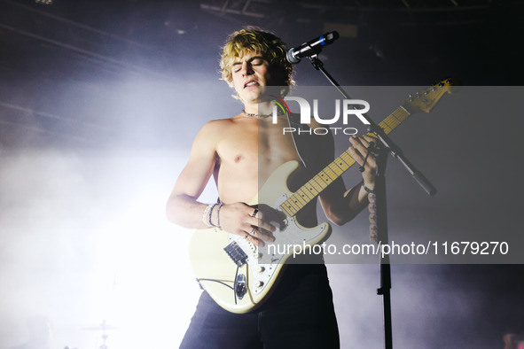 Ross Lynch of The Driver Era performs live during the X Girlfriend Tour at Fabrique in Milan, Italy, on October 17, 2024 