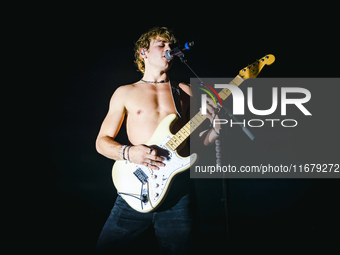 Ross Lynch of The Driver Era performs live during the X Girlfriend Tour at Fabrique in Milan, Italy, on October 17, 2024 (