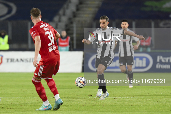 Alexandru Chipciu is in action during Universitatea Cluj versus Otelul Galati at Cluj Arena in Cluj, Romania, on October 18, 2024. 