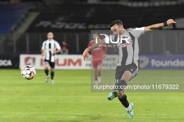 Dan Nistor plays during Universitatea Cluj versus Otelul Galati at Cluj Arena in Cluj, Romania, on October 18, 2024. 