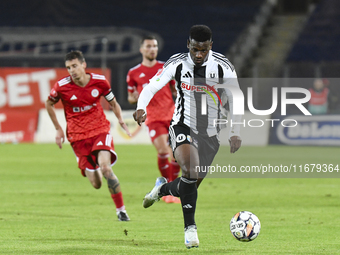 Mamadou Thiam plays during the match between Universitatea Cluj and Otelul Galati at Cluj Arena in Cluj, Romania, on October 18, 2024. (