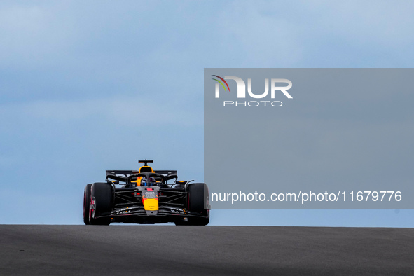 Max Verstappen of the Netherlands drives the Oracle Red Bull Racing RB20 Honda RBPT during the Formula 1 Pirelli United States Grand Prix 20...