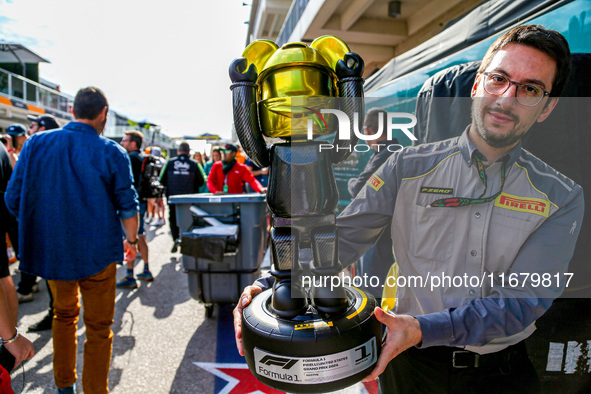 The Pirelli Trophy is presented during the Formula 1 Pirelli United States Grand Prix 2024 in Austin, USA, on October 18, 2024. 