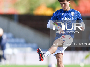 Callum Styles of WBA warms up during the Sky Bet Championship match between Oxford United and West Bromwich Albion at the Kassam Stadium in...