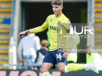 Ben Nelson of Oxford is on the ball during the Sky Bet Championship match between Oxford United and West Bromwich Albion at the Kassam Stadi...