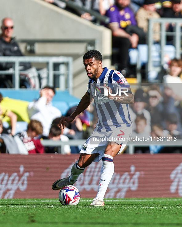 Darnell Furlong of WBA is in action during the Sky Bet Championship match between Oxford United and West Bromwich Albion at the Kassam Stadi...